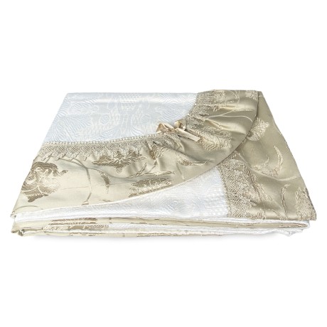 BEDSPREAD WITH GOLD SATIN...