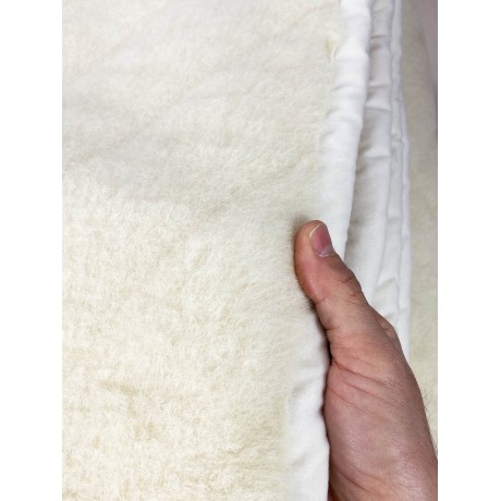 Blanket in pure merino virgin wool