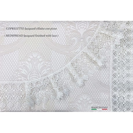 Cartera, sábana y colcha a juego, rematadas con pasamanería de macramé