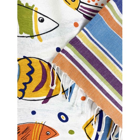 serviette de plage en coton avec des poissons colorés