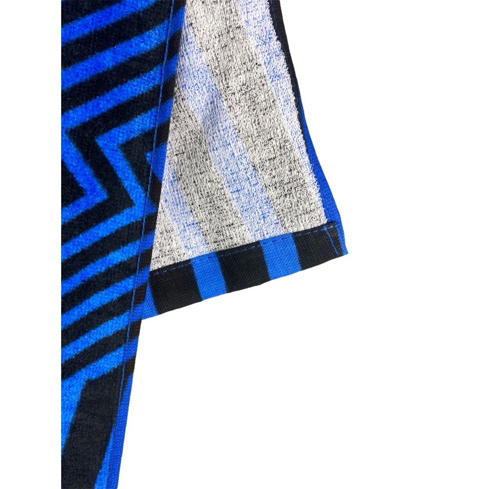 SERVIETTE DE PLAGE SPORTS INTER-MESURE CM.70X140 INTERNATIONALE D'ORIGINE AVEC UN SAC À DOS, PRENDRE