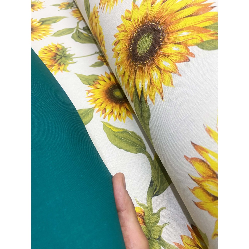 TOLDO SOLAR ESTAMPADO TELA con GIRASOLES y VERDE UNIDOS por un lado desde el balcón exterior del JARDÍN HASTA el metro de altura