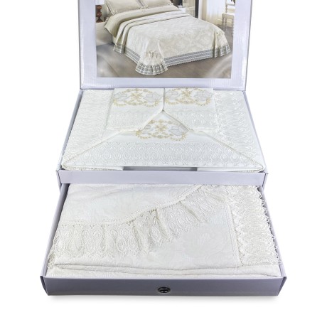 bridal idea sheets and bedspread set with macramé lace