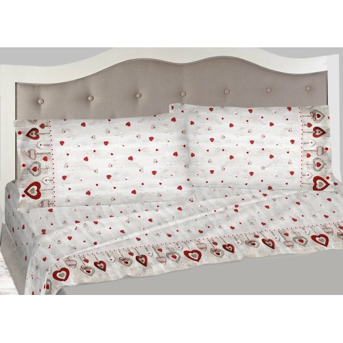 Flannel bed set printed with hearts on red