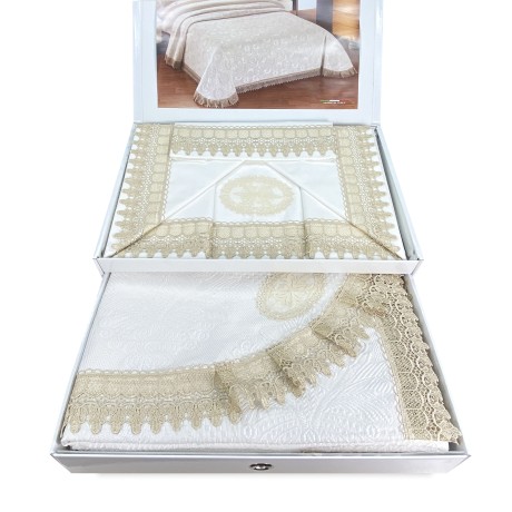 sheet and bedspread with ecru macramé lace, ideal as a bridal gift