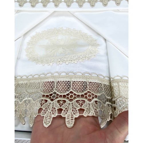 JENNY SATCHEL WITH MACRAMÉ ECRU DOUBLE BED SHEET and BEDSPREAD bridal idea