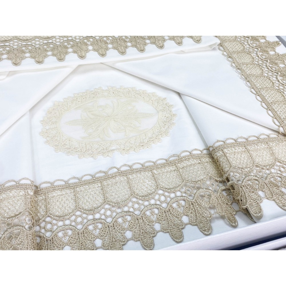 JENNY UMHÄNGETASCHE MIT MAKRAMEE ECRU DOPPELBETTLAKEN und TAGESDECKE Brautidee