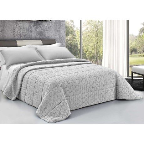 Light grey faux fur duvet