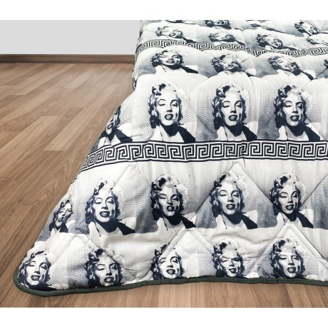 SUPER © MARILYN MONROE...