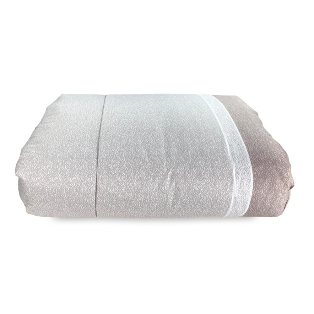 GESTEPPTE TAGESDECKE MIT GEPUNKTETER SCHLEIFE © Beige Made in Italy