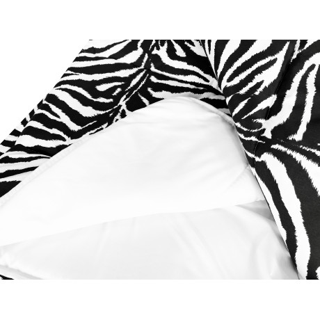 Colcha para entretiempo estampada en blanco y negro con estampado de cebra