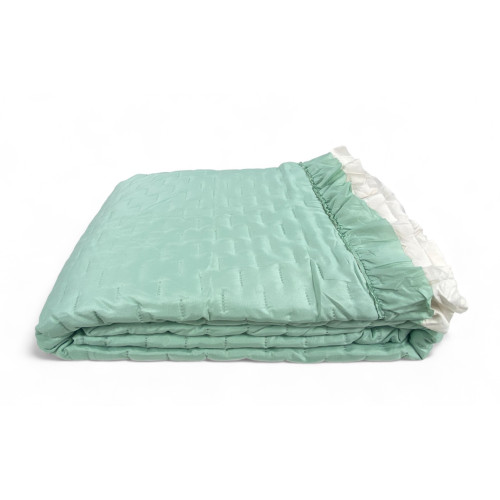 Colcha acolchada con volantes en color liso Doble Verde/Crema