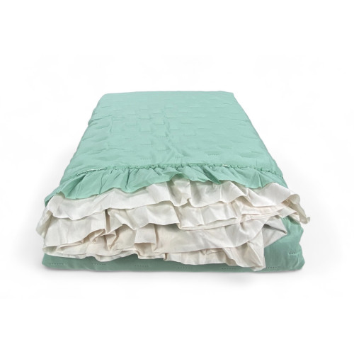 Quilted bedspread with ruffles in solid color Double Green/Cream