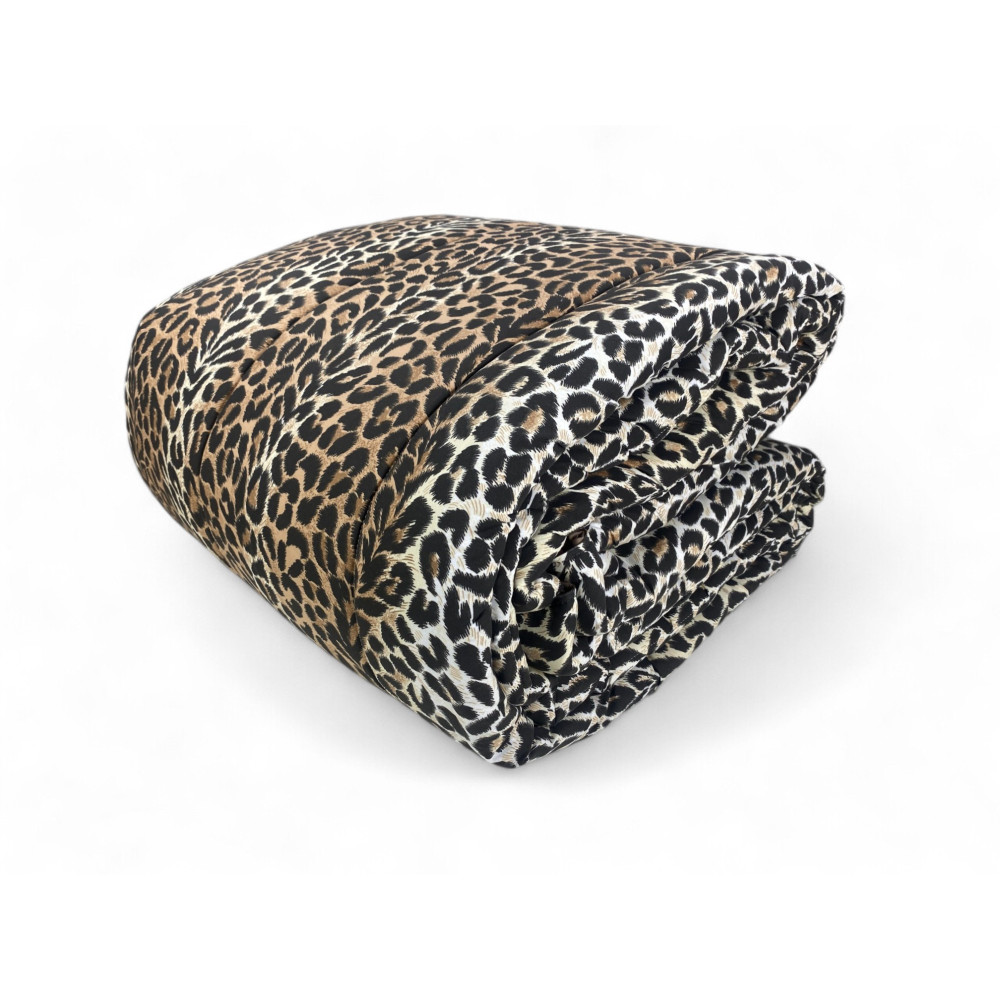 Winter Leopard Quilt 300 gr/sqm, Animal Pattern, Soft and Warm, Hypoallergenic and Made in Italy