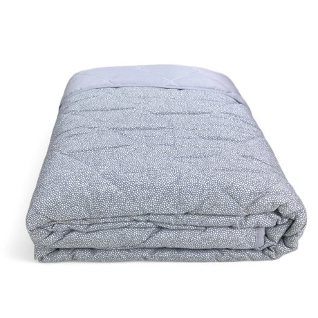 Colcha acolchada gris niño – Diseño de micropuntos en gris y blanco, estilo moderno