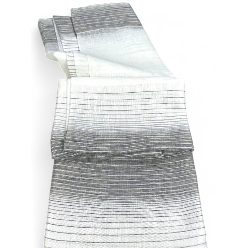 Dettaglio del tessuto Jacquard a righe moderne su tenda 140x300 cm