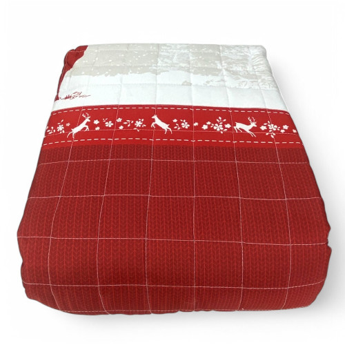 Colcha acolchada roja Monte Soglio - Estilo chalet con ciervo y bosque - Microfibra ligera Made in Italy