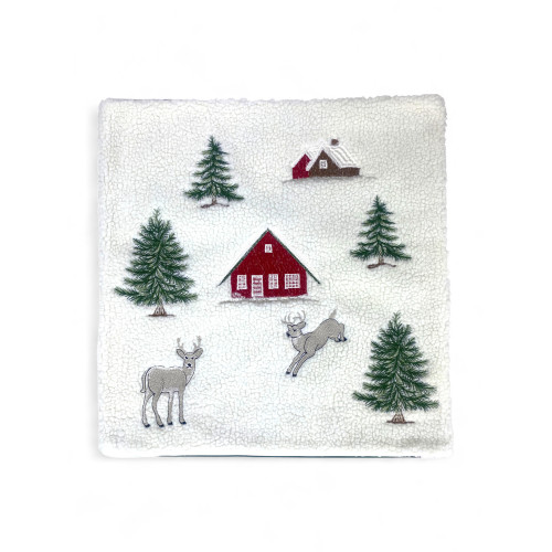 Funda de cojín 40x40 estilo cabaña con ciervos, pinos y casa roja sobre fondo blanco