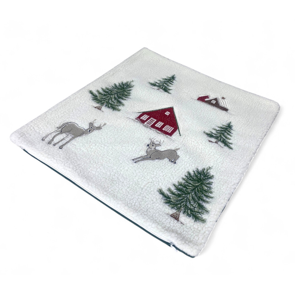 Tyrolean Decorative Pillowcase with Deer and Casina - White Winter Lambskin Fleece 40x40 cm - Made in Italy