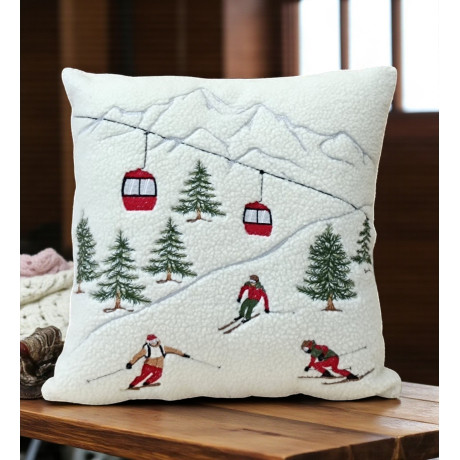 Funda de cojín de invierno 40x40 cm con esquiadores y teleférico rojo de estilo tirolés
